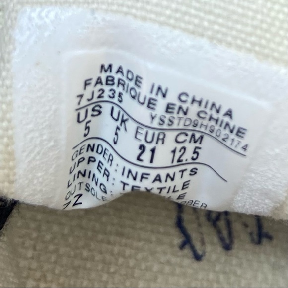 Converse All Star Chuck Taylor kids black, white lace up sneakers. Size 5. Use. - Picture 8 of 10